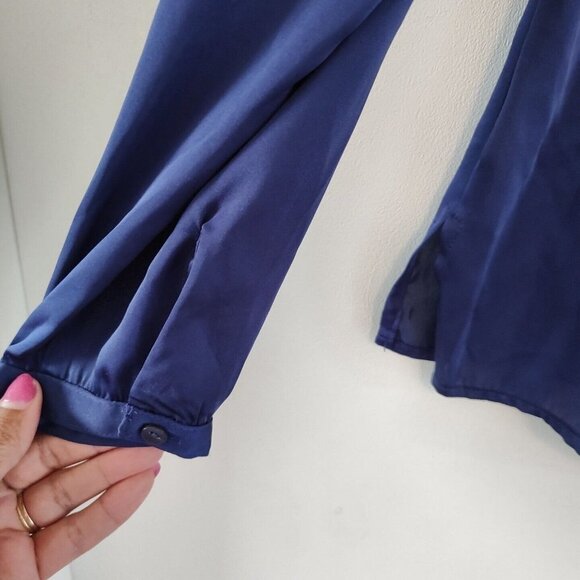 Liz Claiborne Shirt Blouse Women Size L Blue Long Sleeve Pockets Hidden Buttons - Picture 4 of 9